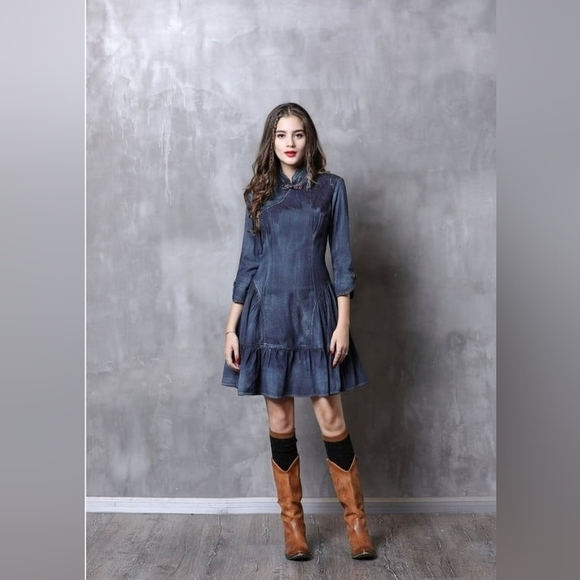 Elegant Blue Midi Dress - Picture 2 of 12